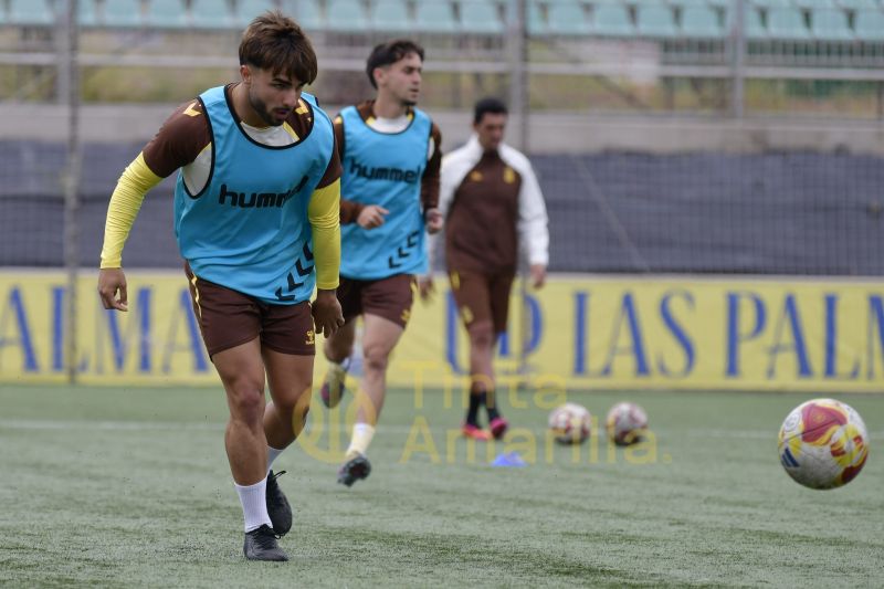 Fotos: El filial de la UD, centrado en el Getafe B