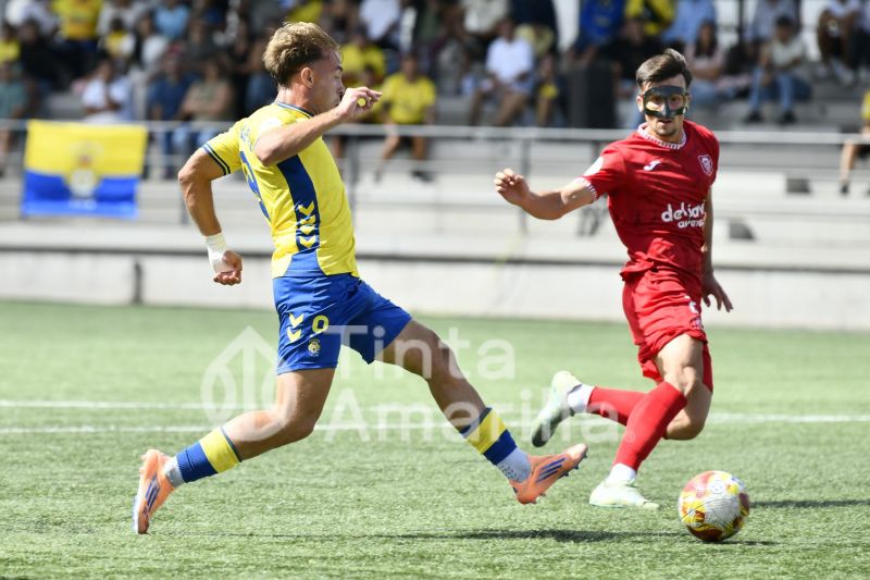 1-2: Las Palmas Atlético malogra la magia de un gol de Elías