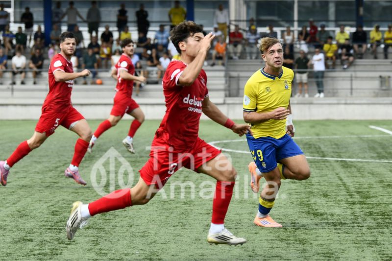 1-2: Las Palmas Atlético malogra la magia de un gol de Elías