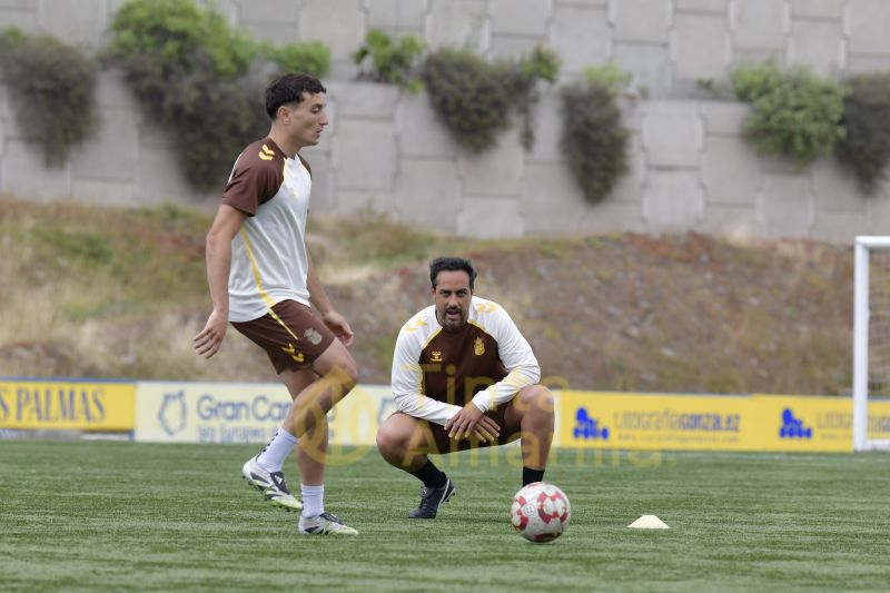Fotos: El filial de la UD, centrado en el Getafe B