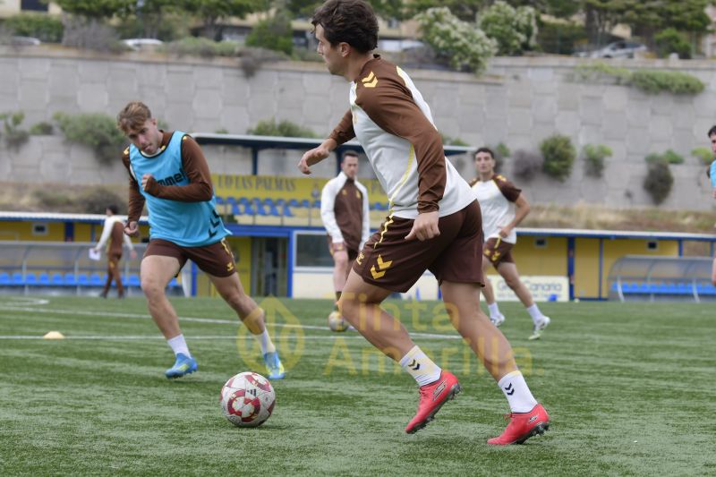 Fotos: El filial de la UD, centrado en el Getafe B