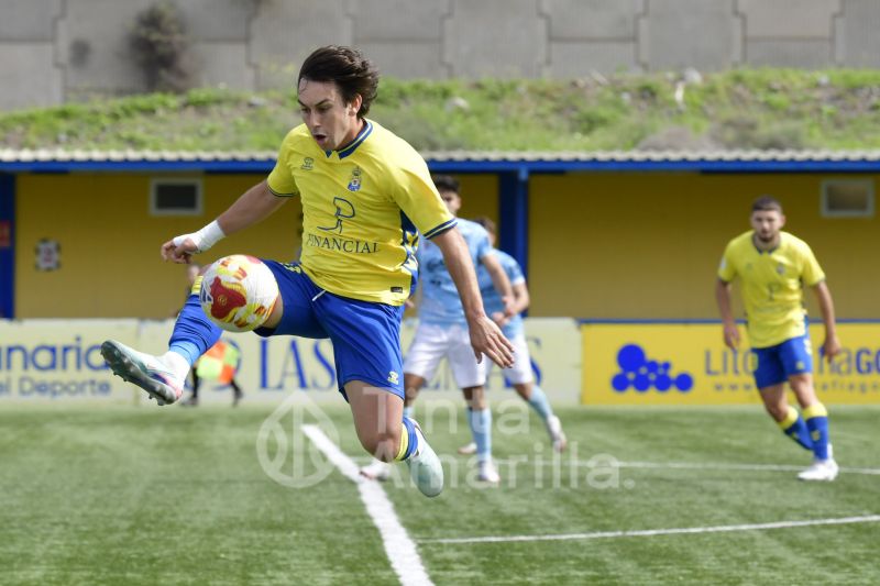 1-1: Las Palmas Atlético provoca un dolor de cabeza al aspirante CD Coria