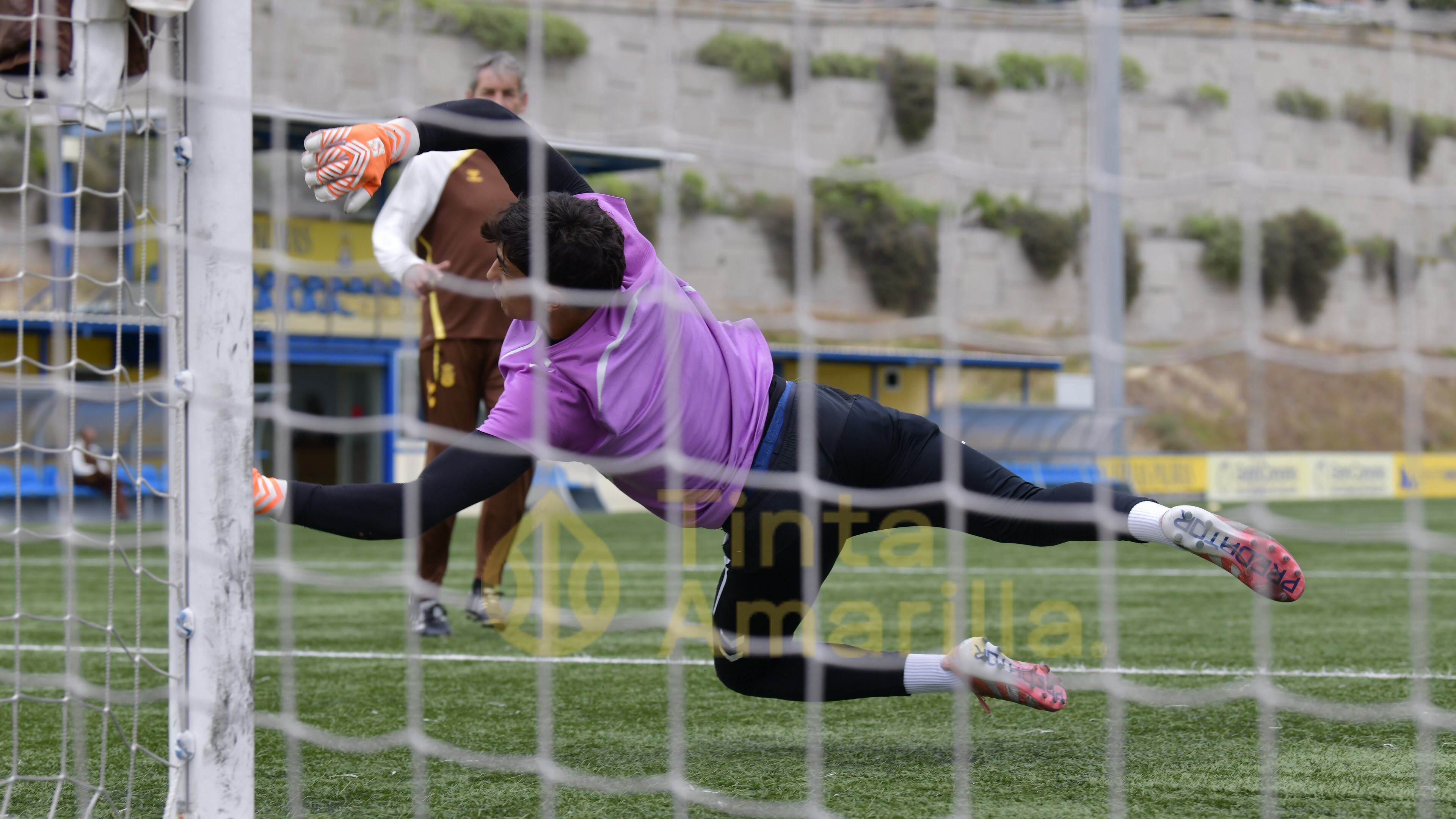 Fotos: El filial de la UD, centrado en el Getafe B