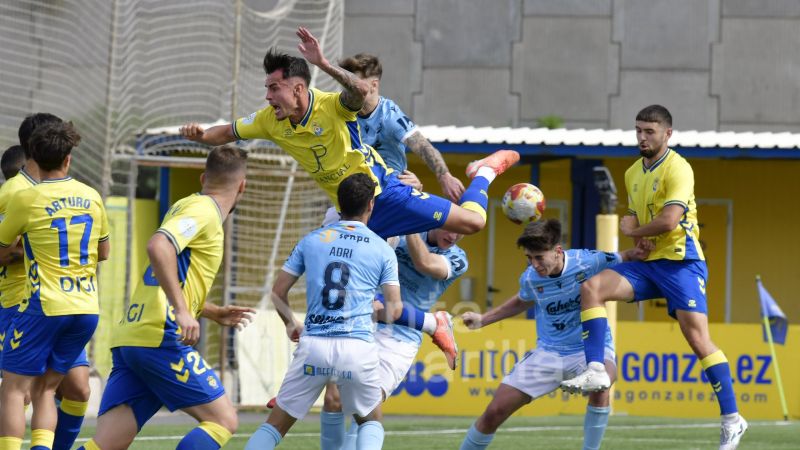 1-1: Las Palmas Atlético provoca un dolor de cabeza al aspirante CD Coria