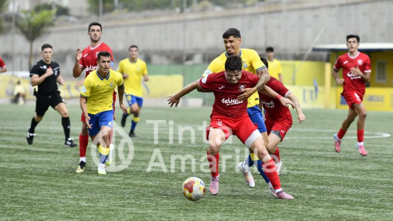 1-2: Las Palmas Atlético malogra la magia de un gol de Elías