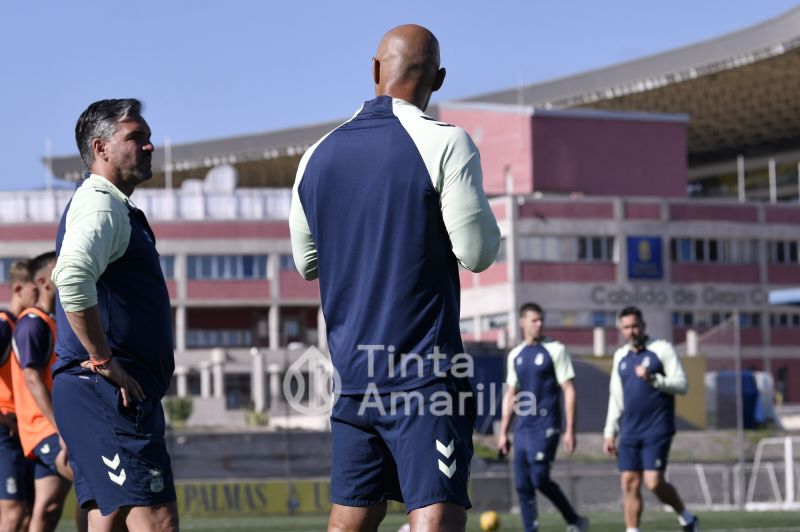 Fotos: Las Palmas C pone rumbo a Valleseco