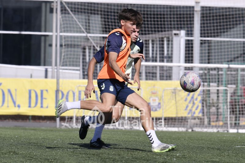 Fotos: Las Palmas C pone rumbo a Valleseco