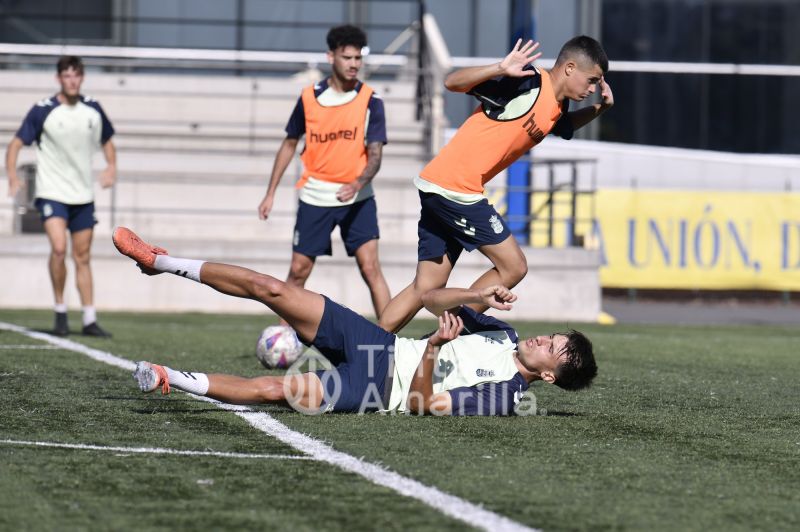 Fotos: Las Palmas C pone rumbo a Valleseco