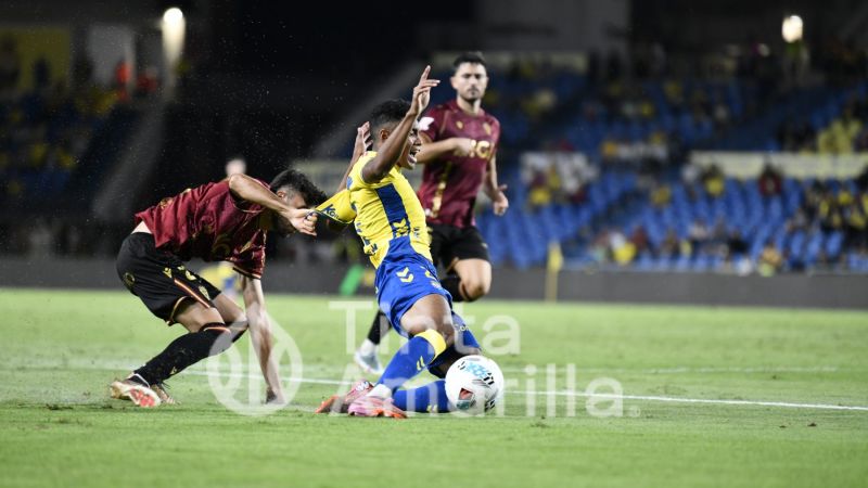 1-0: Volvió Kirian, paró Horkas y Barcia tumbó a un rocoso Cádiz