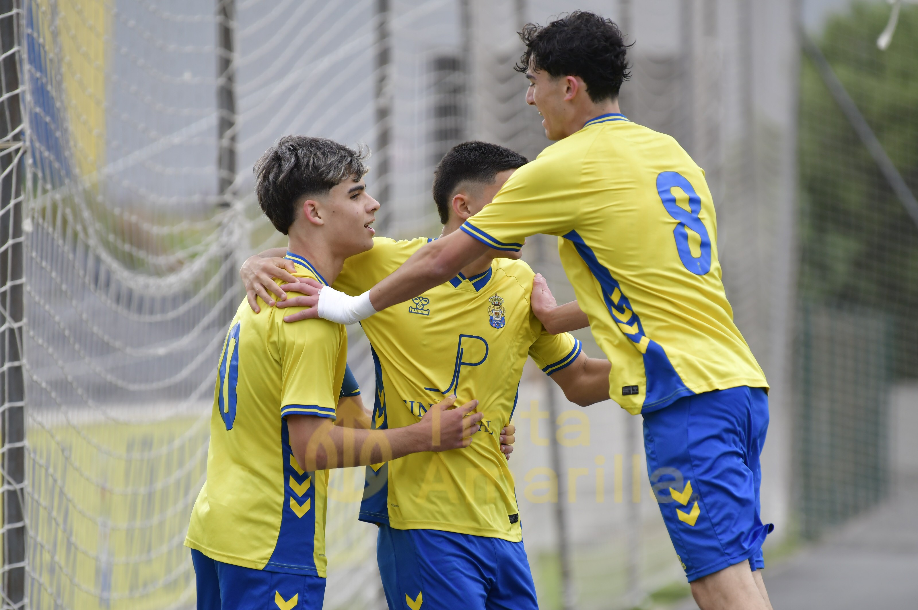 Fotos: El juvenil C de la UD ya tiene a tiro el título de su Liga