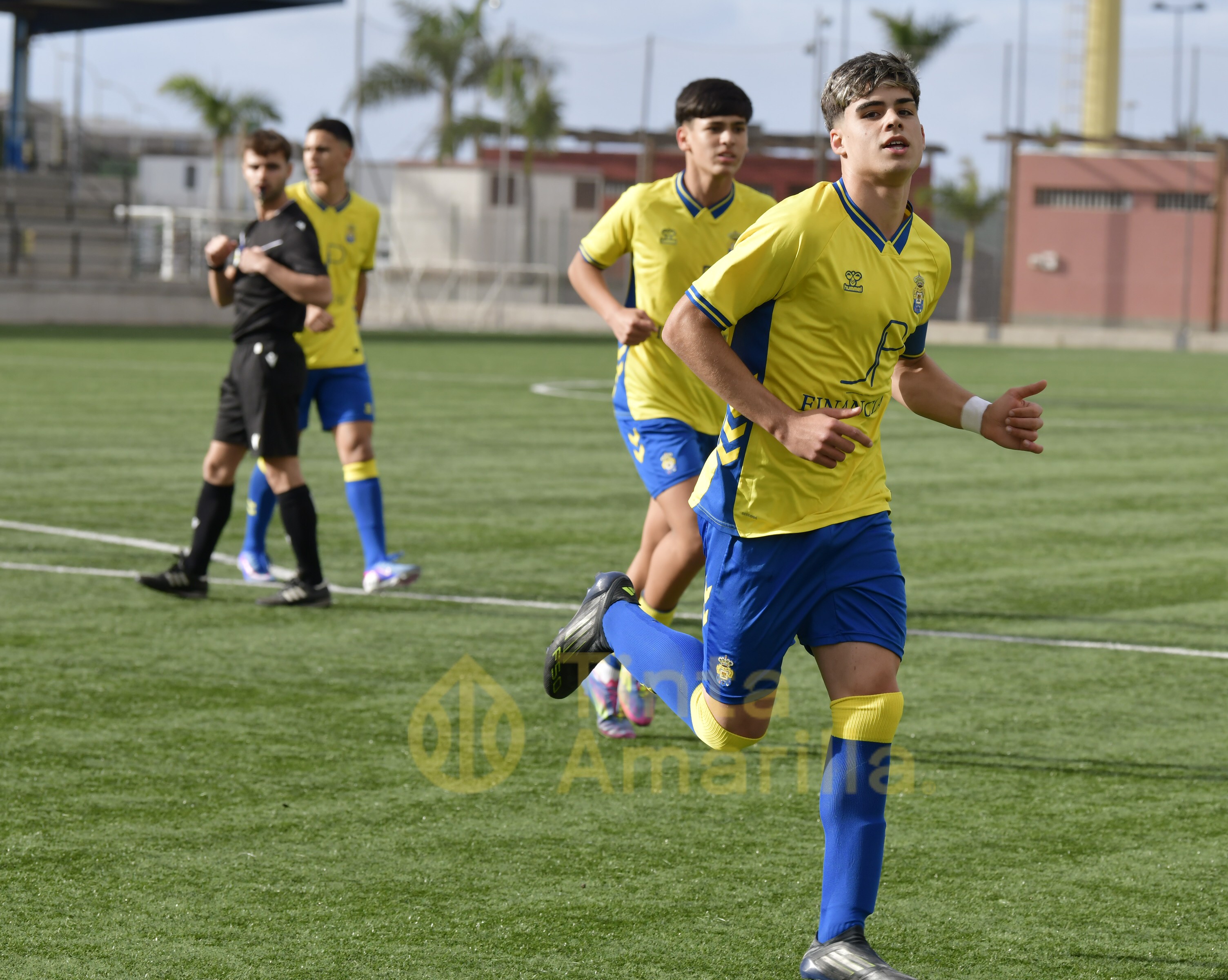 Fotos: El juvenil C de la UD ya tiene a tiro el título de su Liga