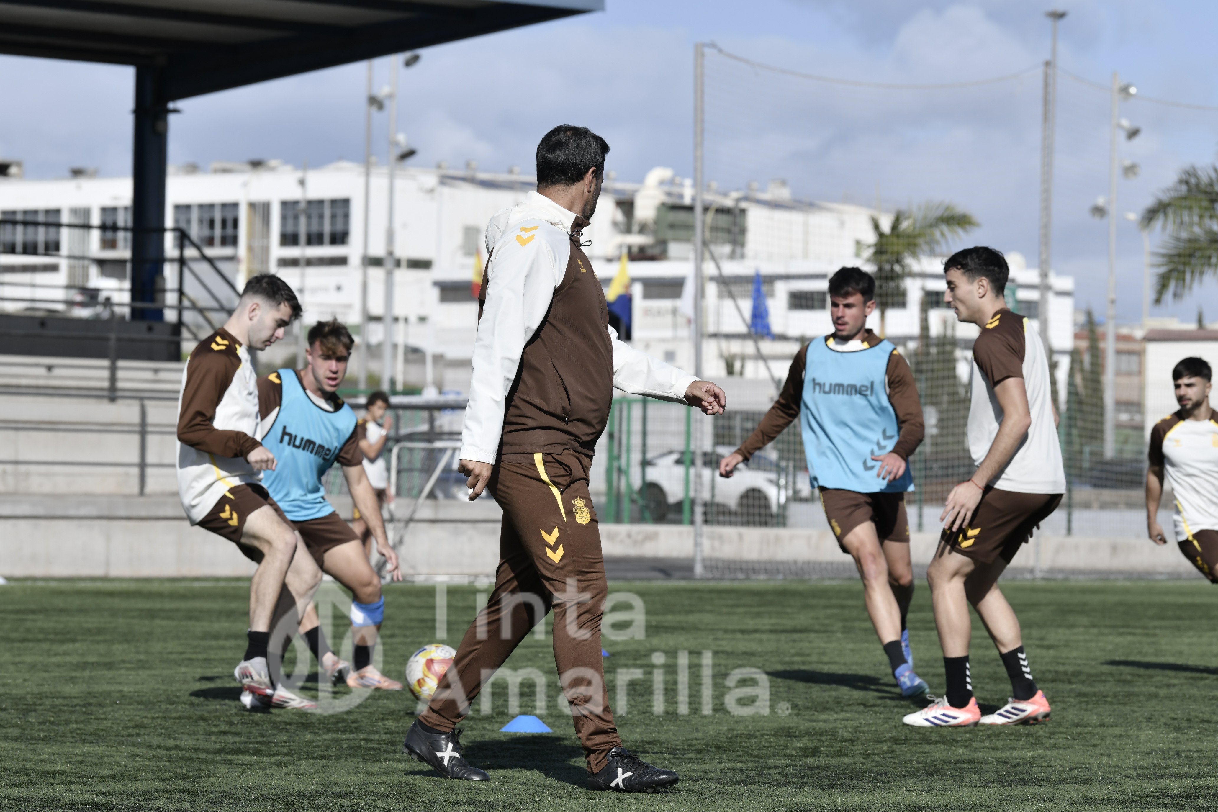 Fotos: Cacho prepara con Las Palmas Atlético el derbi de filiales