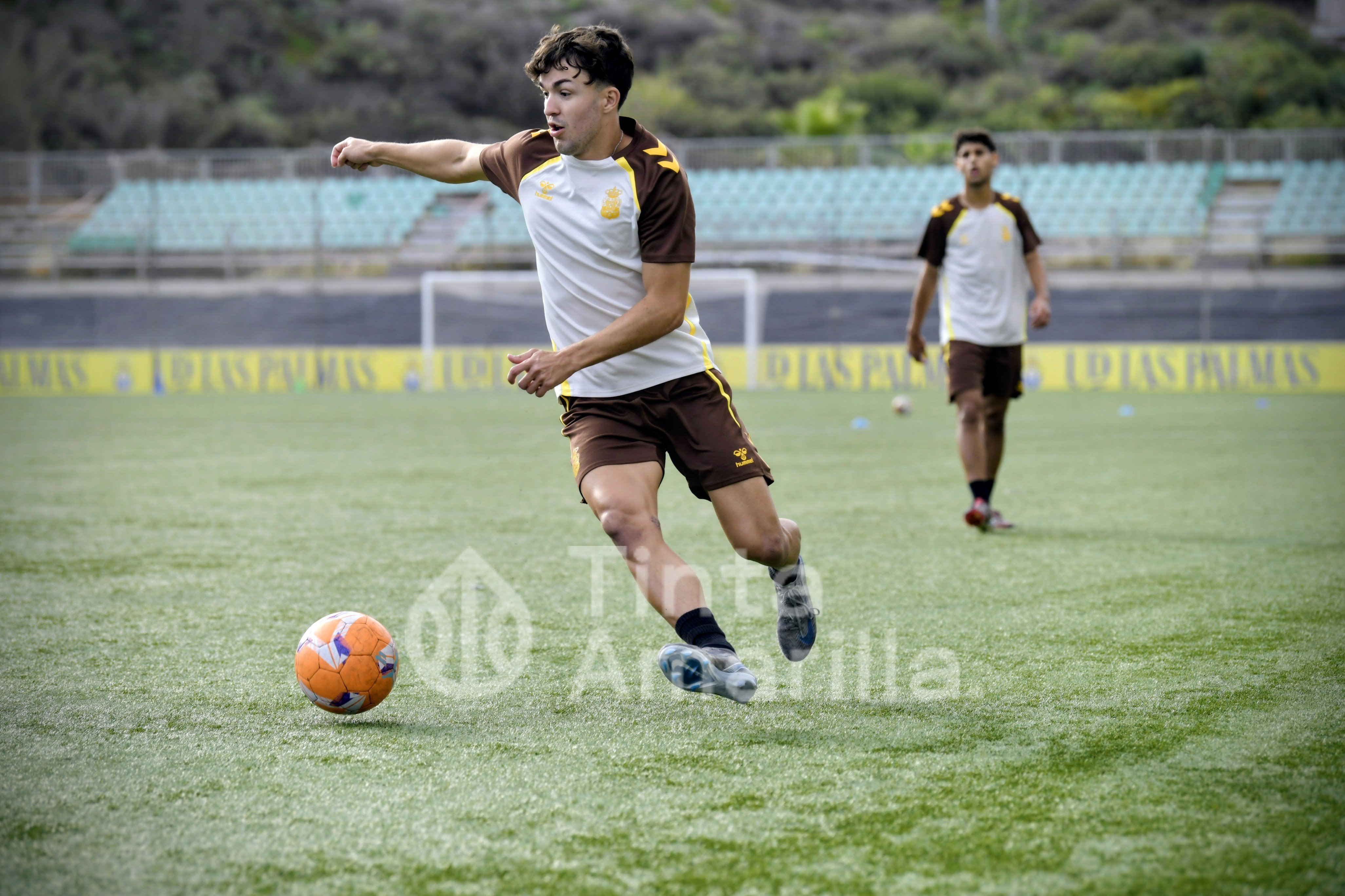 Fotos: Las Palmas C ya mira hacia el Juan Guedes