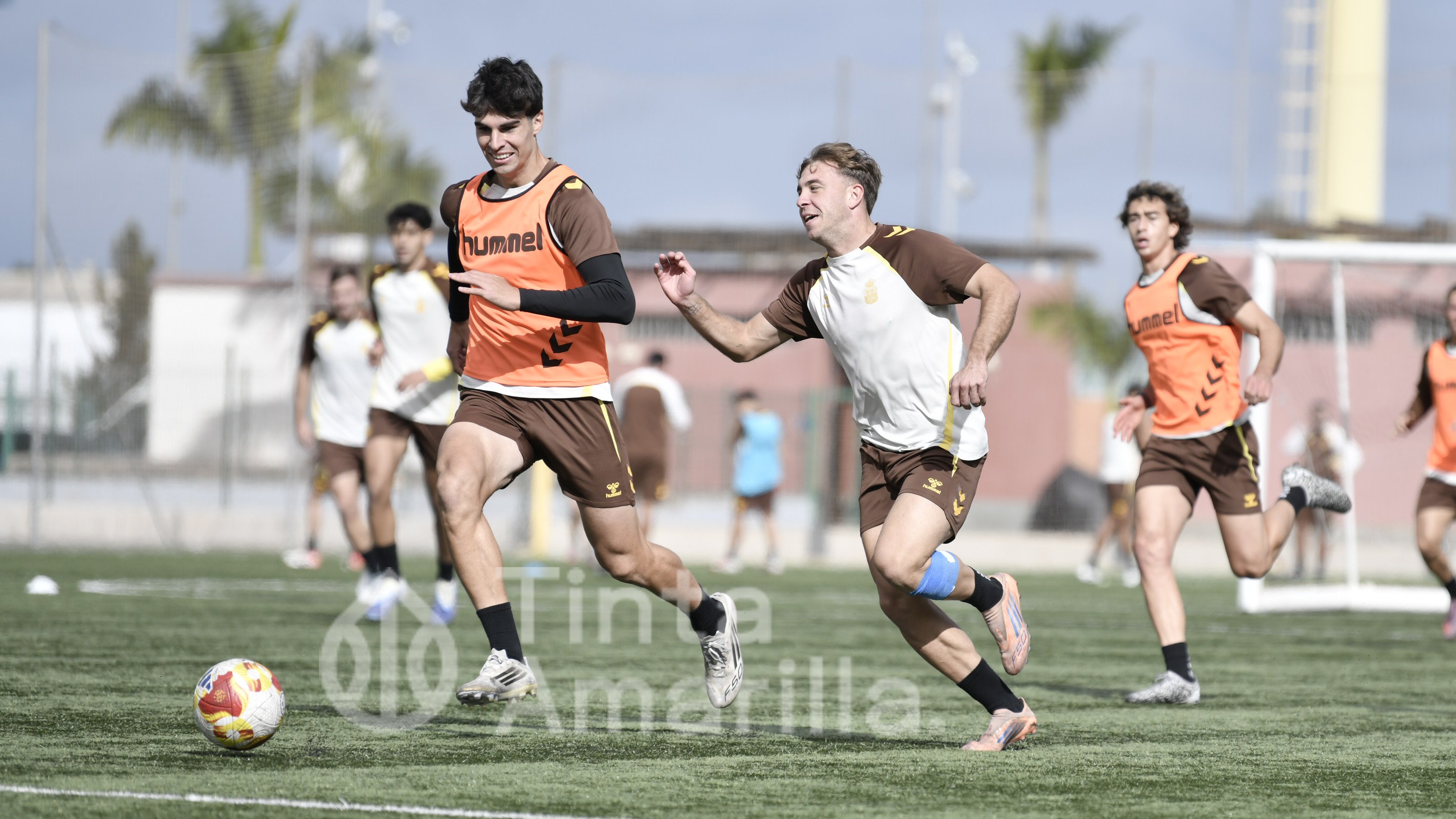 Fotos: Cacho prepara con Las Palmas Atlético el derbi de filiales