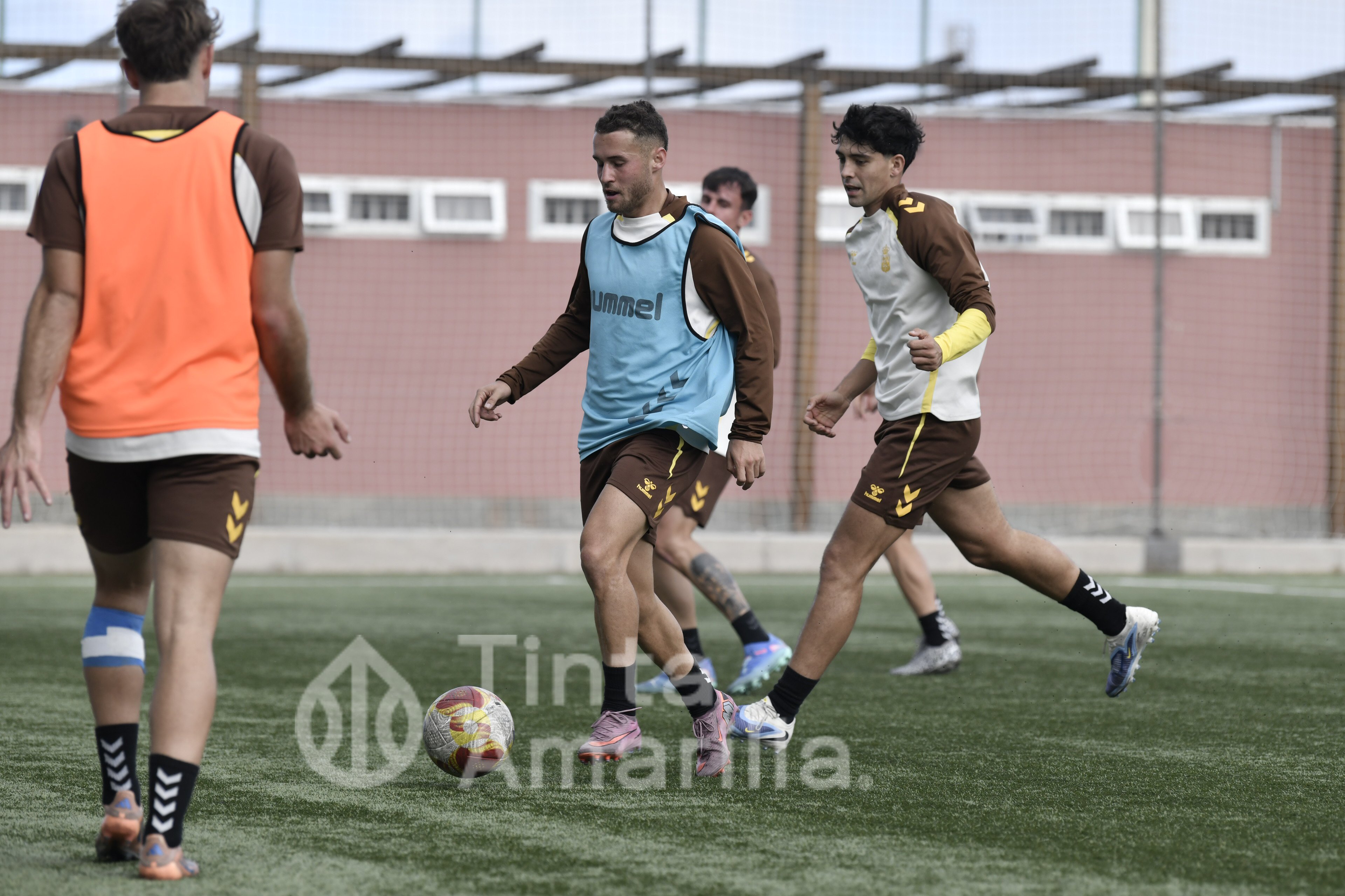 Fotos: Cacho prepara con Las Palmas Atlético el derbi de filiales