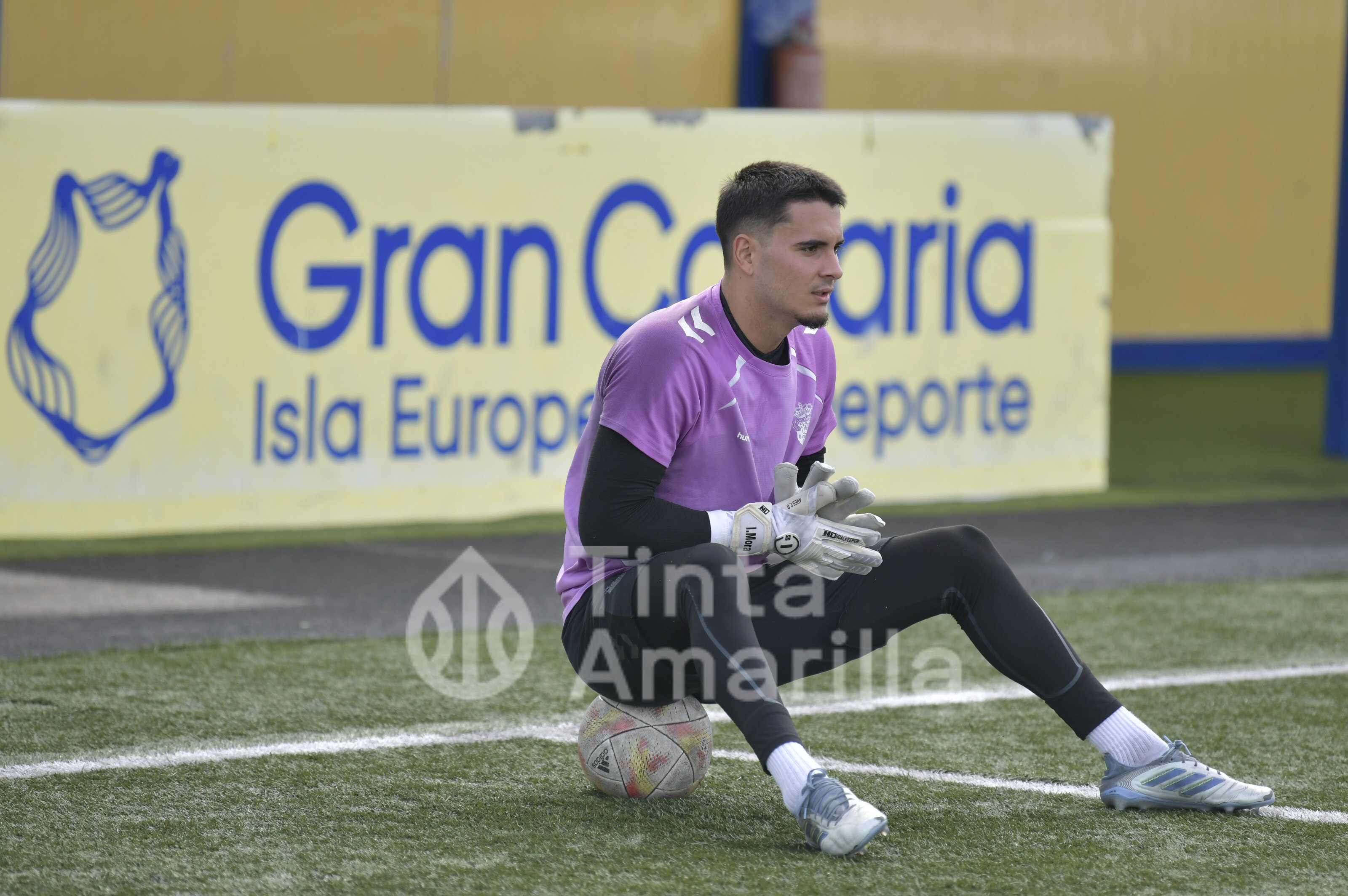 Fotos: Las Palmas C ya mira hacia el Juan Guedes