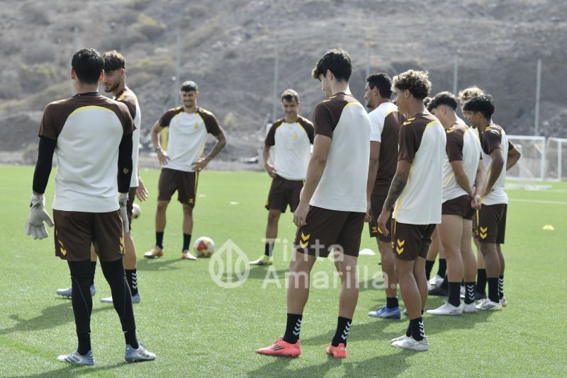 Fotos: Las Palmas Atlético, preparado para una doble cita en La Palma