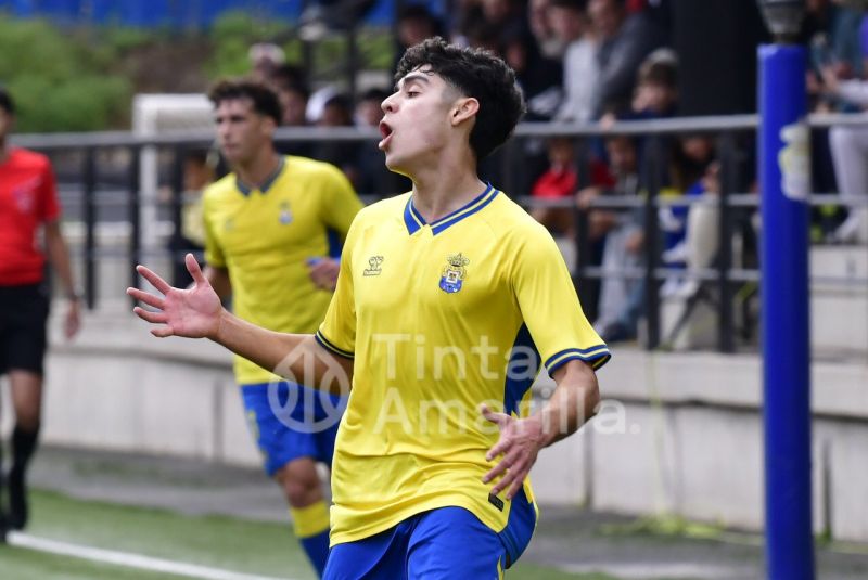 2-0: Las Palmas se coloca en octavos de final con un gol de tacón y otro de vaselina 