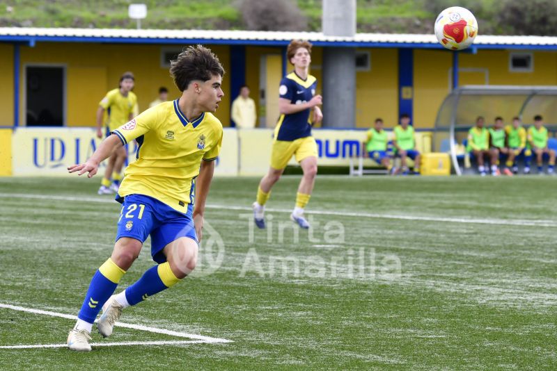2-0: Las Palmas se coloca en octavos de final con un gol de tacón y otro de vaselina 