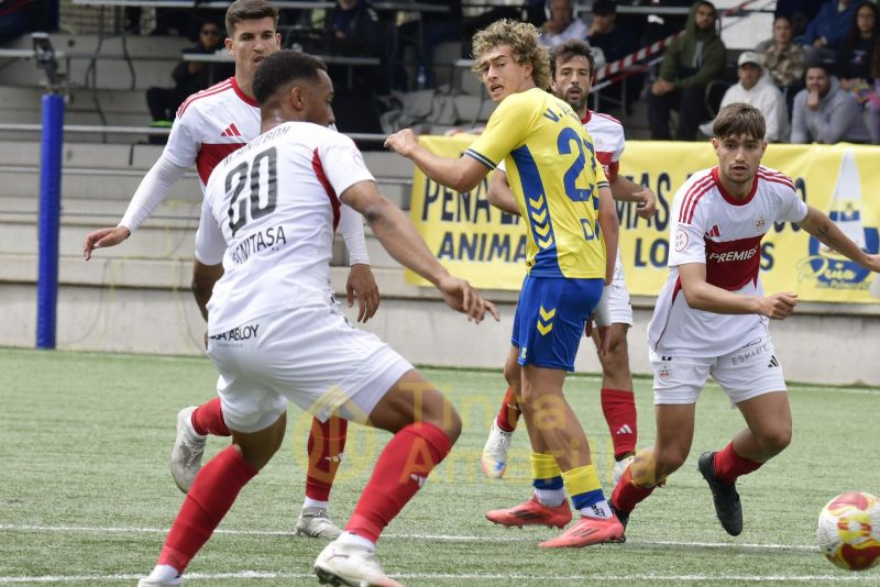 1-2: El fútbol trata con crueldad al filial ante un Sanse eficaz