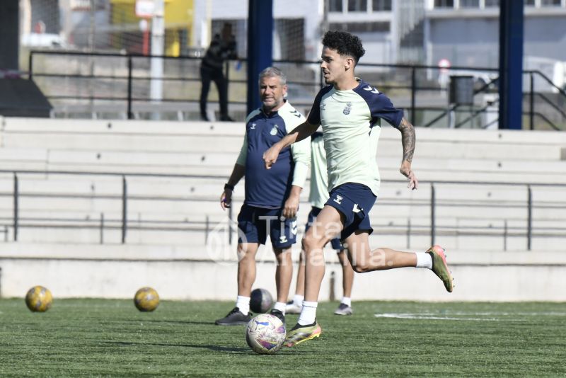 Fotos: Las Palmas C afina para recibir a un histórico