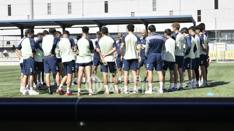 Fotos: Las Palmas C afina para recibir a un histórico