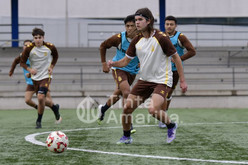 Fotos: Las Palmas C afina para recibir al Villa el sábado