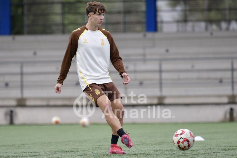 Fotos: Las Palmas C afina para recibir al Villa el sábado