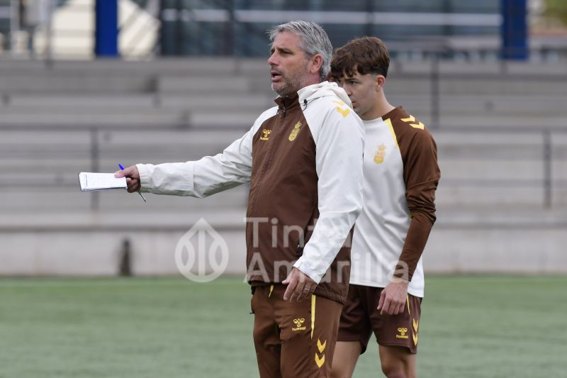 Fotos: Las Palmas C afina para recibir al Villa el sábado