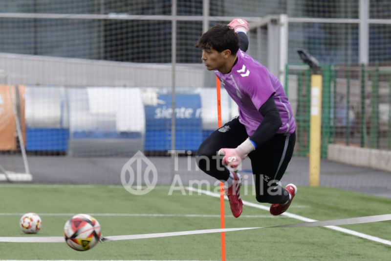 Fotos: Las Palmas C afina para recibir al Villa el sábado