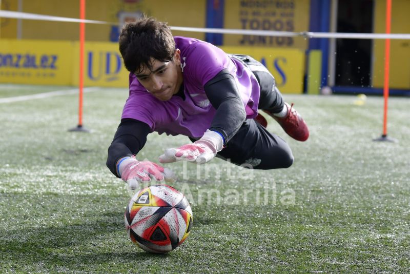 Fotos: Las Palmas C afina para recibir al Villa el sábado