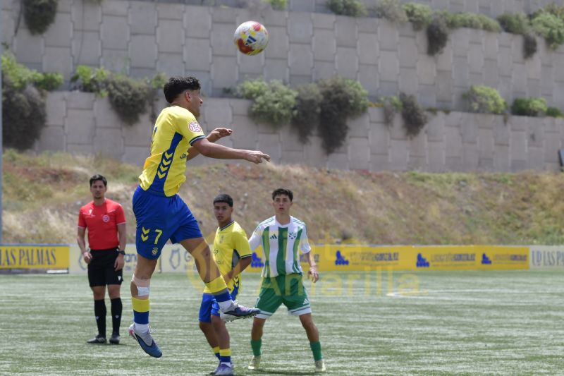 El juvenil de la UD sella las matemáticas del título, pero aún no lo puede celebrar (4-0)