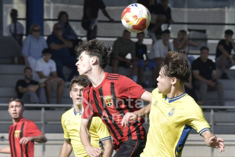 1-0: El juvenil de la UD bate a un rocoso Viera con gol de Artiles