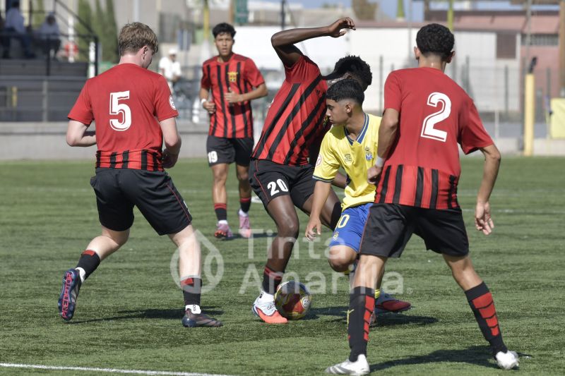 1-0: El juvenil de la UD bate a un rocoso Viera con gol de Artiles