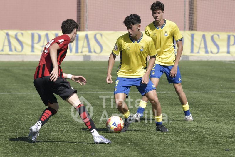 1-0: El juvenil de la UD bate a un rocoso Viera con gol de Artiles