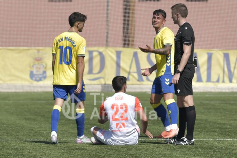 3-0: El filial pone música a su rotunda victoria sobre el Moscardó