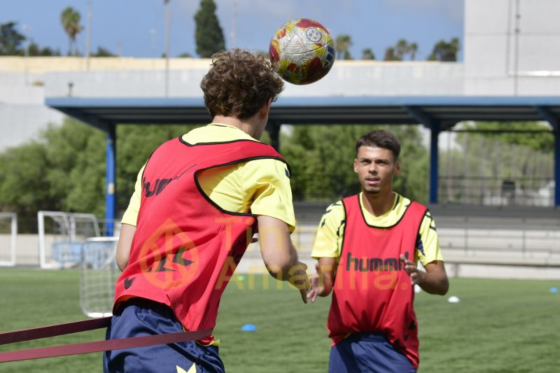 Las Palmas Atlético perfila detalles para su inminente estreno ante el Betis B