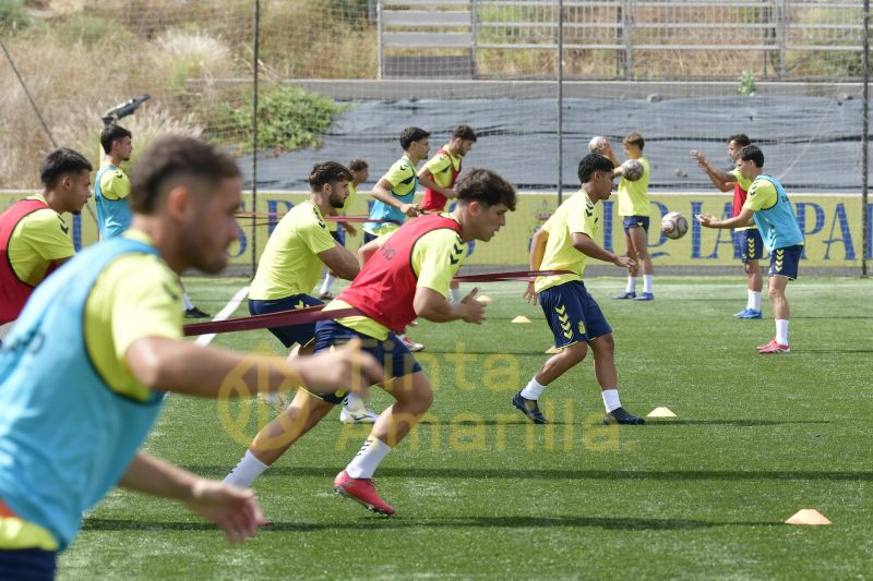 Las Palmas Atlético perfila detalles para su inminente estreno ante el Betis B