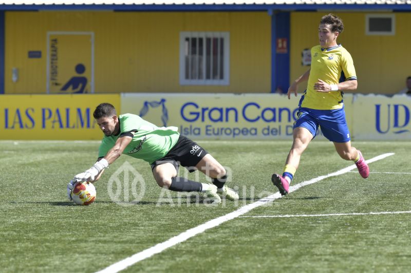 3-0: El filial pone música a su rotunda victoria sobre el Moscardó