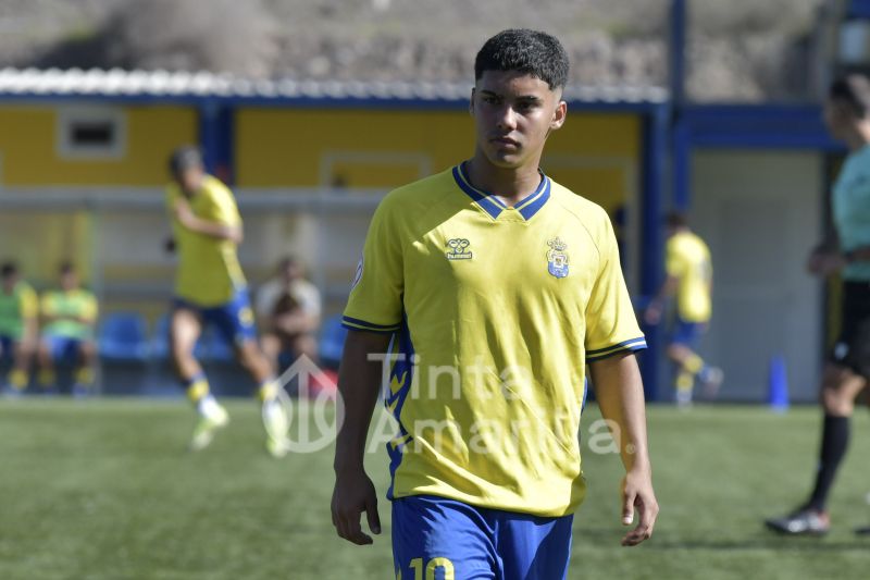 1-0: El juvenil de la UD bate a un rocoso Viera con gol de Artiles