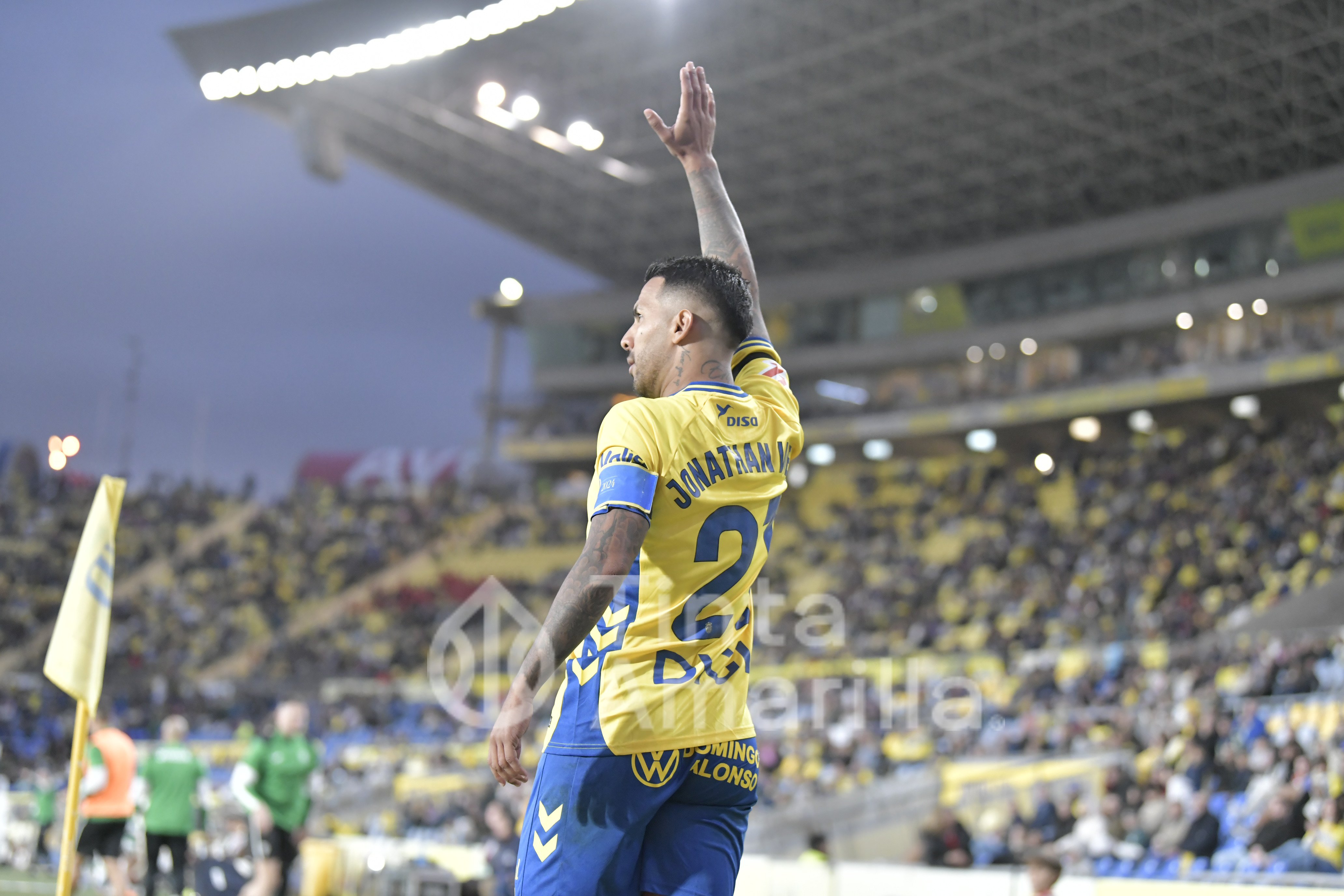 Jonathan Viera alcanza una cifra de Juan Guedes