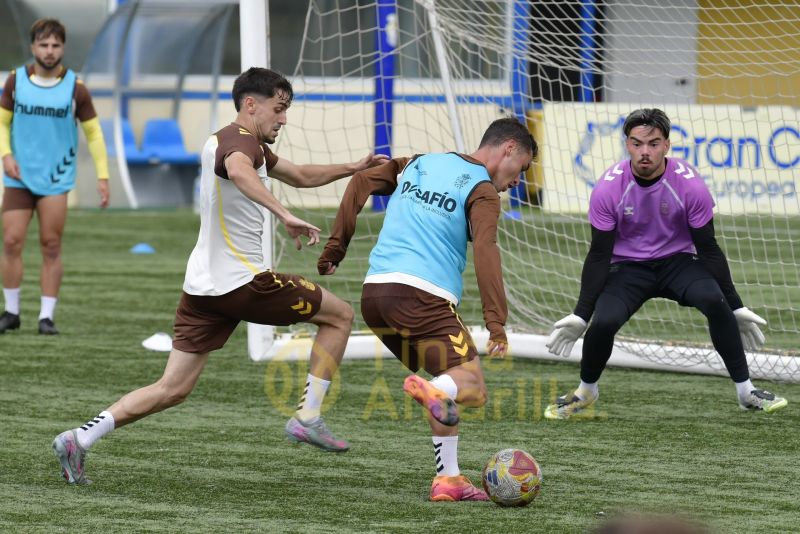 El cuarto encargo de salvación a Juan Manuel: Evitar dos descensos en dos jornadas