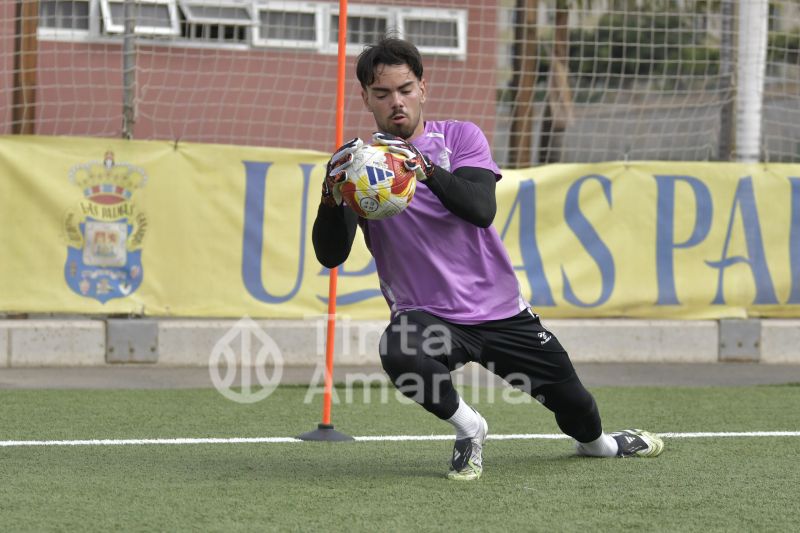 Fotos: Las Palmas Atlético, tras la tercera victoria en Matapiñonera