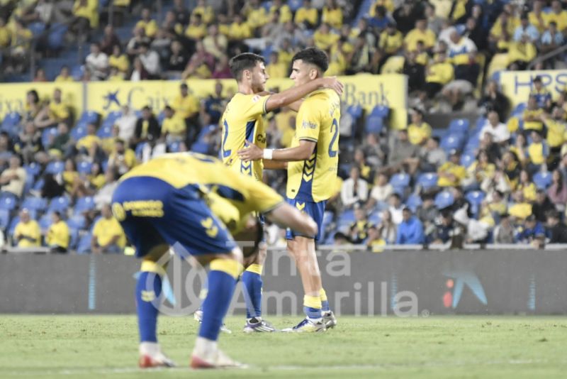 2-1: Iván Gil pinta sus primeras luces en el cielo de Gran Canaria