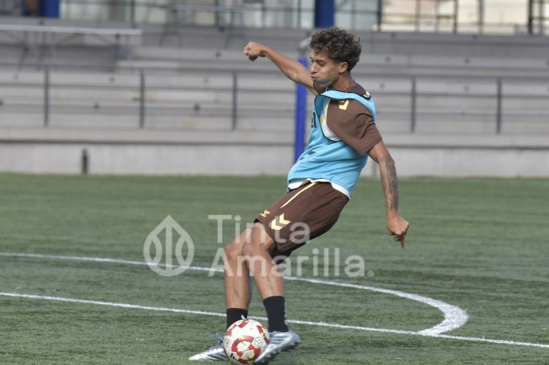 Fotos: Las Palmas Atlético, tras la tercera victoria en Matapiñonera