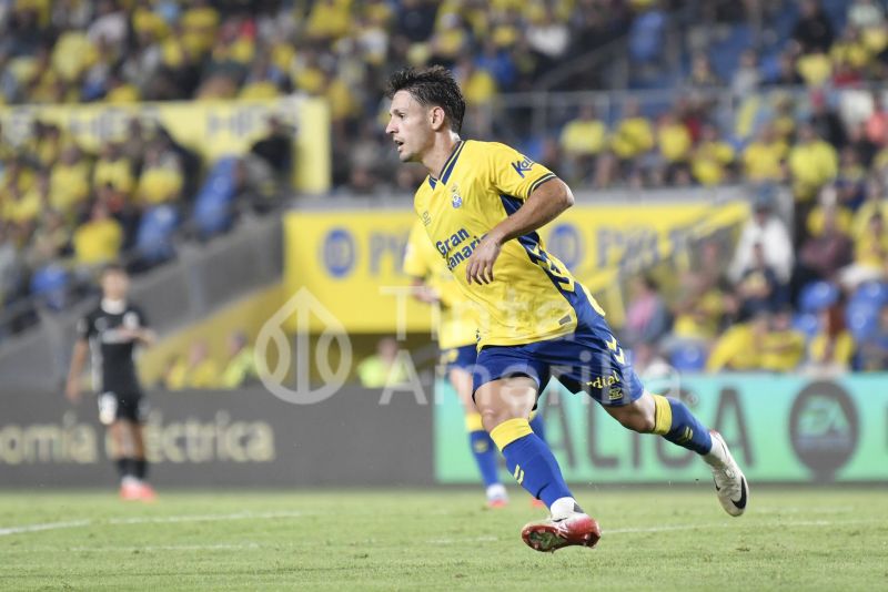 1-1: Las Palmas inicia la era García Fernández con salsa agridulce