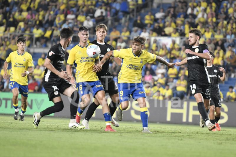 1-1: Las Palmas inicia la era García Fernández con salsa agridulce