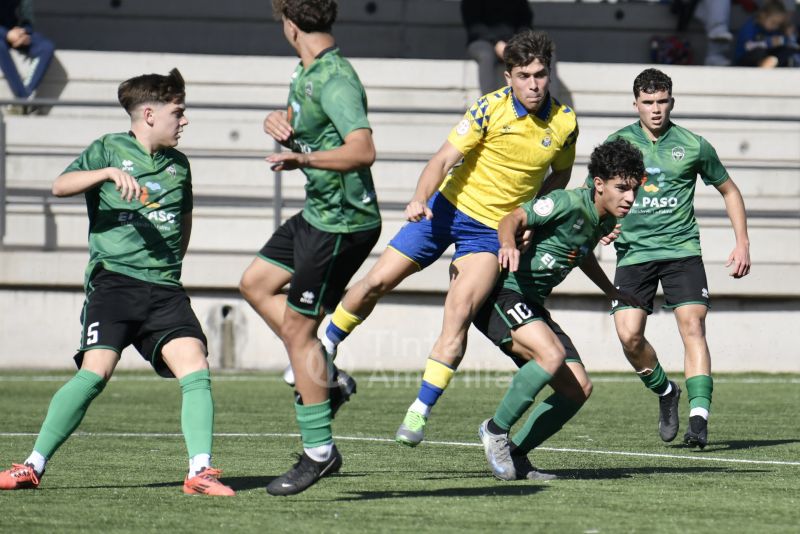 Fotos: El juvenil de la UD golea y ya se centra en el Elche