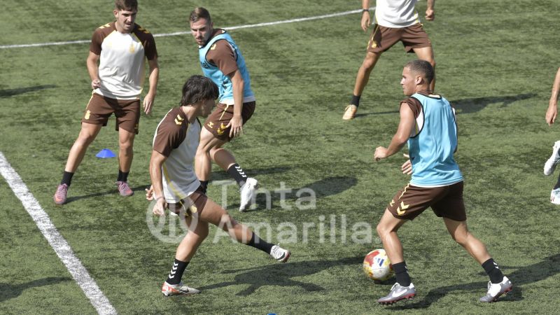 Fotos: Las Palmas Atlético, tras la tercera victoria en Matapiñonera