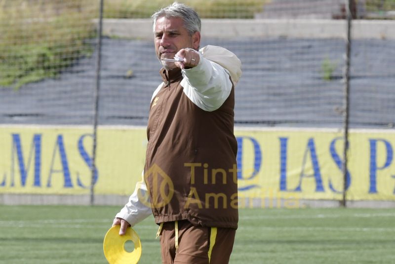 Fotos: Las Palmas C, en compás de espera de una final